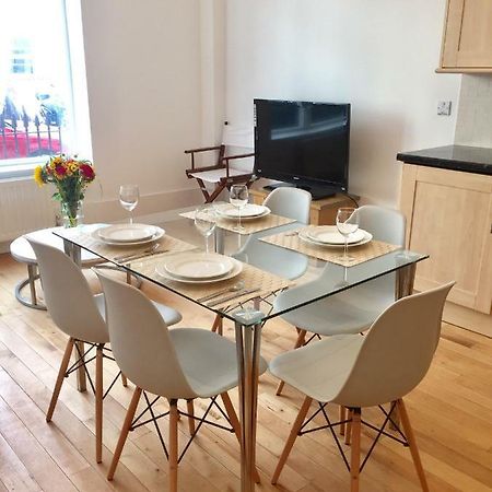 Stylish Apartment In Victoria Лондон Екстериор снимка