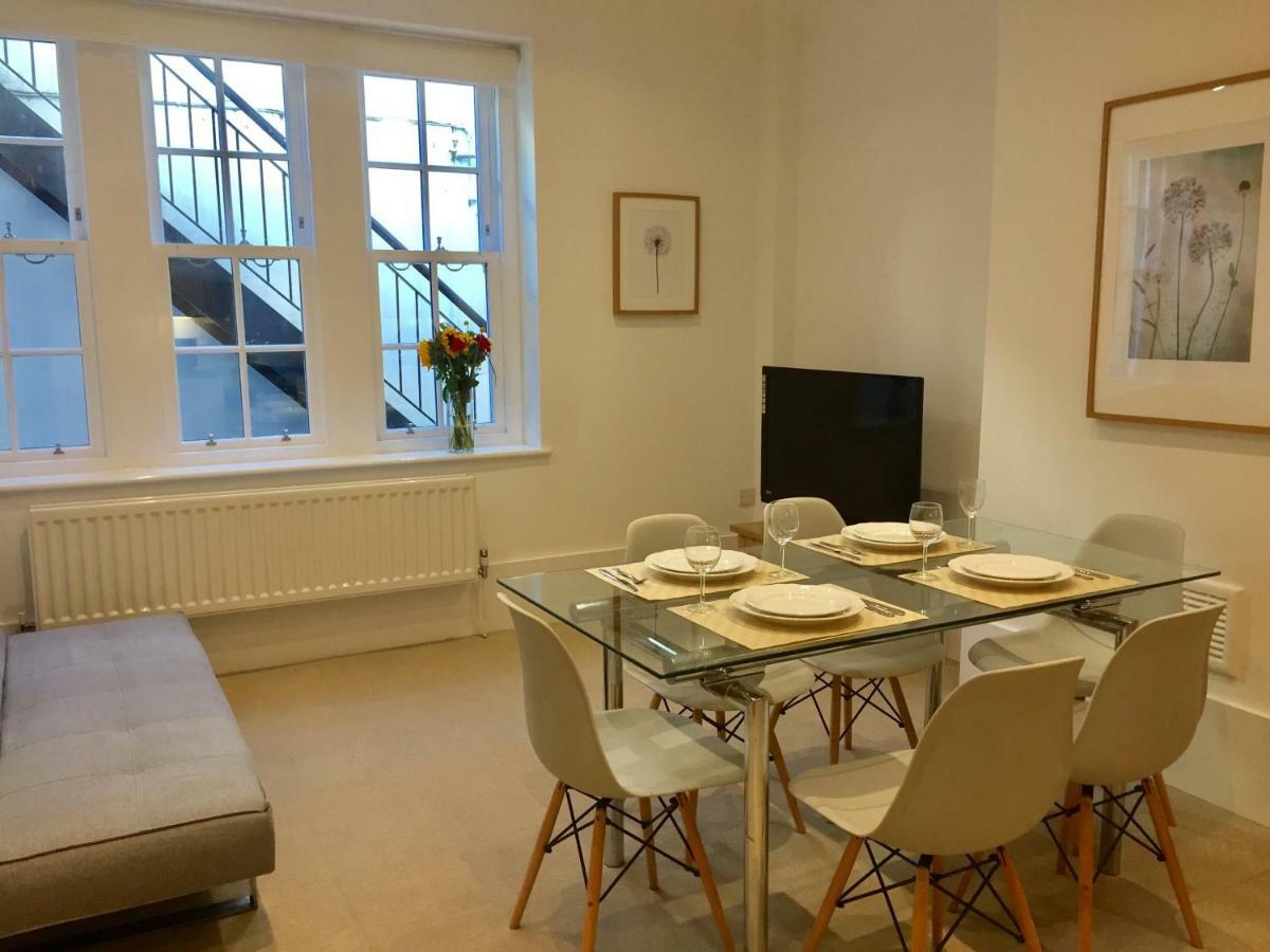 Stylish Apartment In Victoria Лондон Екстериор снимка